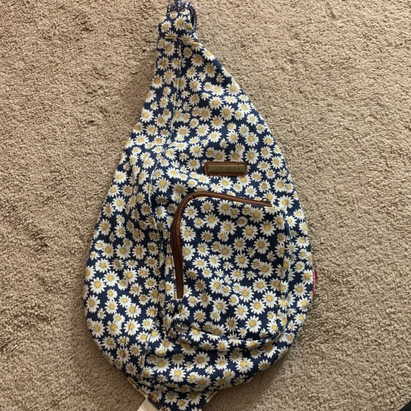 Daisy print one strap backpack - Picture 2 of 6
